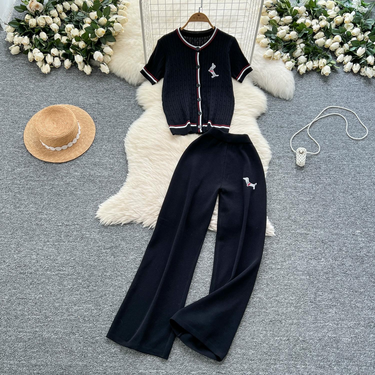 

Летний женский дизайнерский вязаный свитер с вышивкой в виде собаки, спортивный костюм, футболка с коротким рукавом и широкие брюки, комплект из двух предметов One Size чёрный