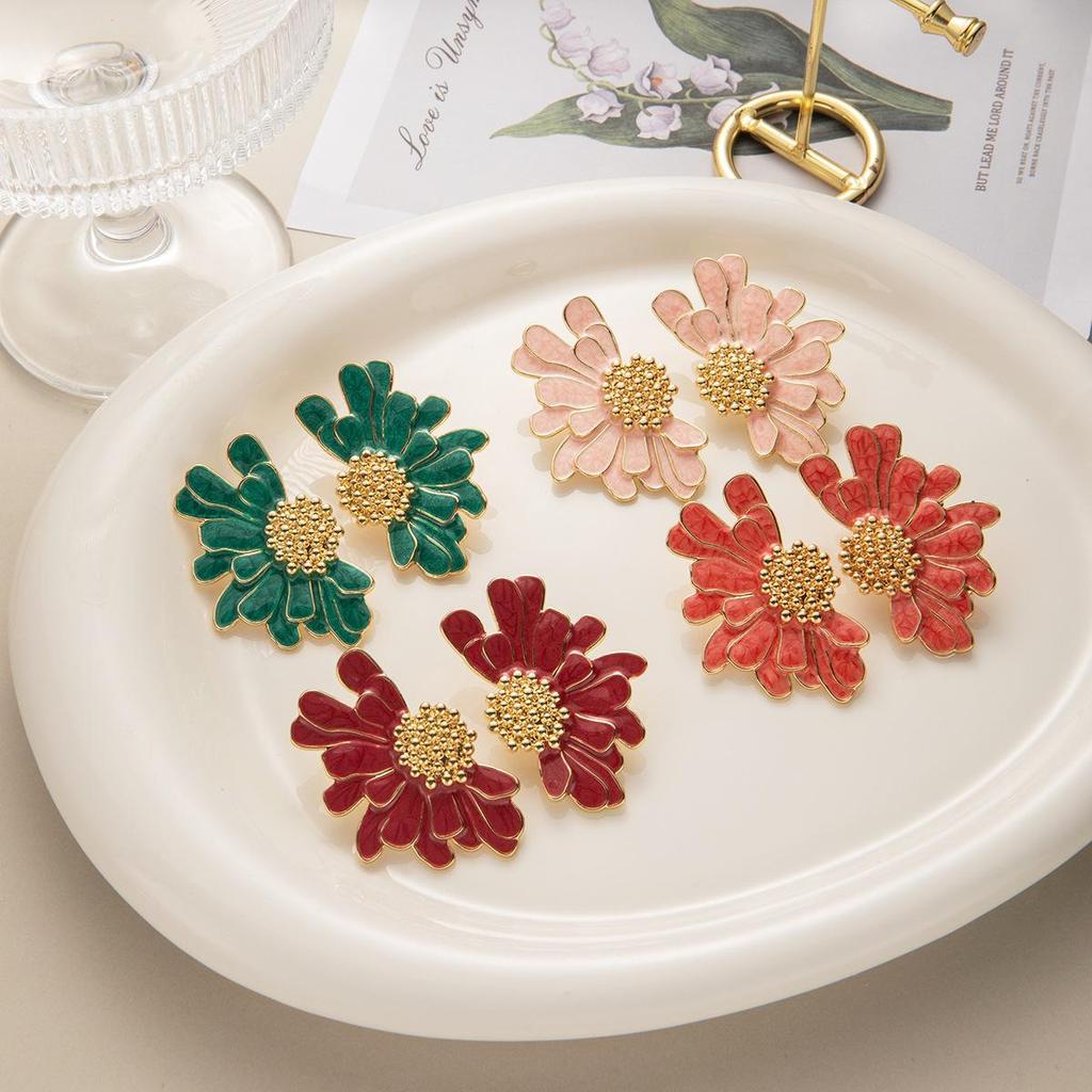 Retro Daisy Flower Earrings - Luxurious, Minimalist, Summer Style by Bai Lu