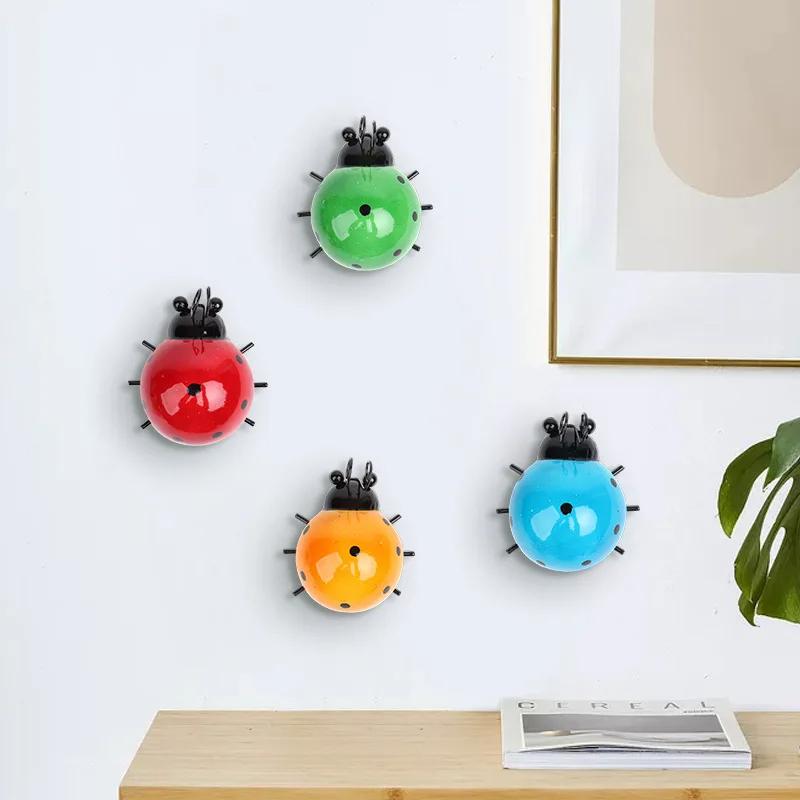 Mini Metall Marienkäfer Käfer Zaun Aufhänger Wand Hängen Ornament Statue Outdoor Terrasse Garten Figur Skulptur Für Wohnkultur