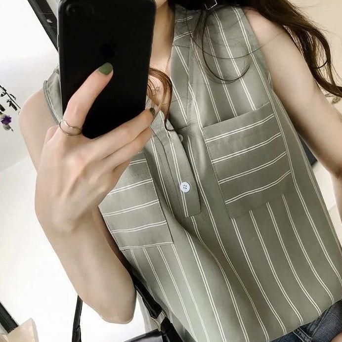 WTEMPO Turn-down Collar Sleeveless Striped Chiffon Shirts Women's Spring Summer Large Size Vest Tops with Buttons and Pockets