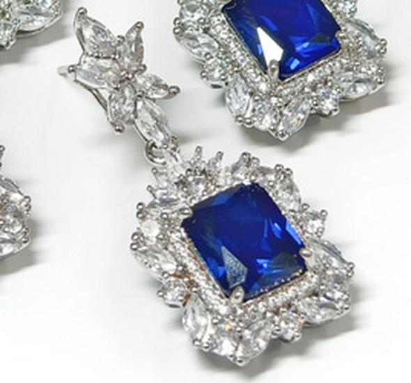 Gessen Retro Luxury Jewelry Set: Exquisite Rectangular Inlaid Women s Earrings, Ring, and Pendant.