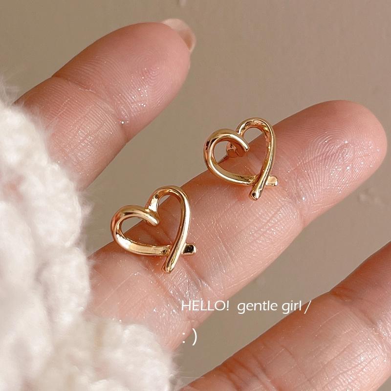 IF ME Simple Gold Heart Earrings for Women Fashion Retro Stud Earring Accessories Jewelry Gift