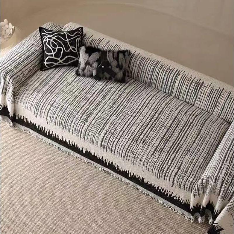 Thicken Fleece Sofa Towel with Tassels, Geometric Graduating Lines Jacquard for Living Room Space Couch Large Size Blanket Leisure Towel