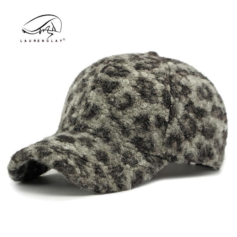 

Autumn and winter new hats women s leopard print hardtop baseball cap thermal sunscreen visor imitation teddy velvet cap Adjustable сірий колір