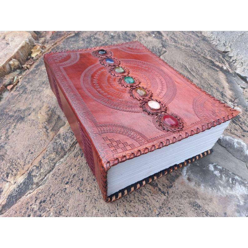 

Кожаный журнал ручной работы: Книга Теней Семи Камней 10 x 7 in