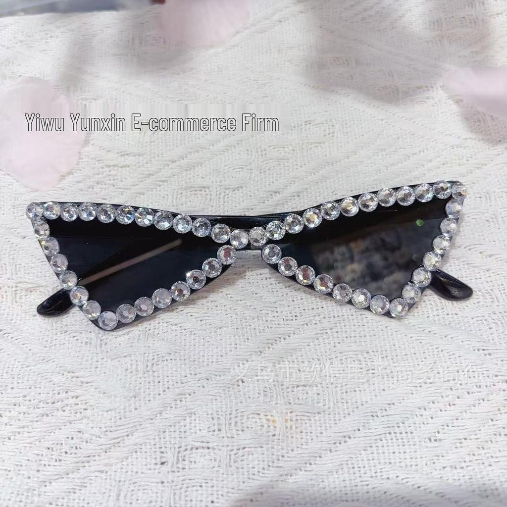 Handgefertigte Punktbohrer Schmetterling Party-Sonnenbrille - Dreieck-Design für Damenmode