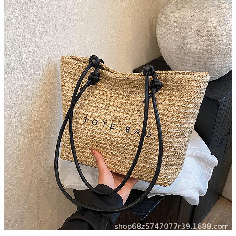 

Large capacity straw bag for going out new vacation beach straw bag woven vegetable basket commuter tote shoulder bag чёрный