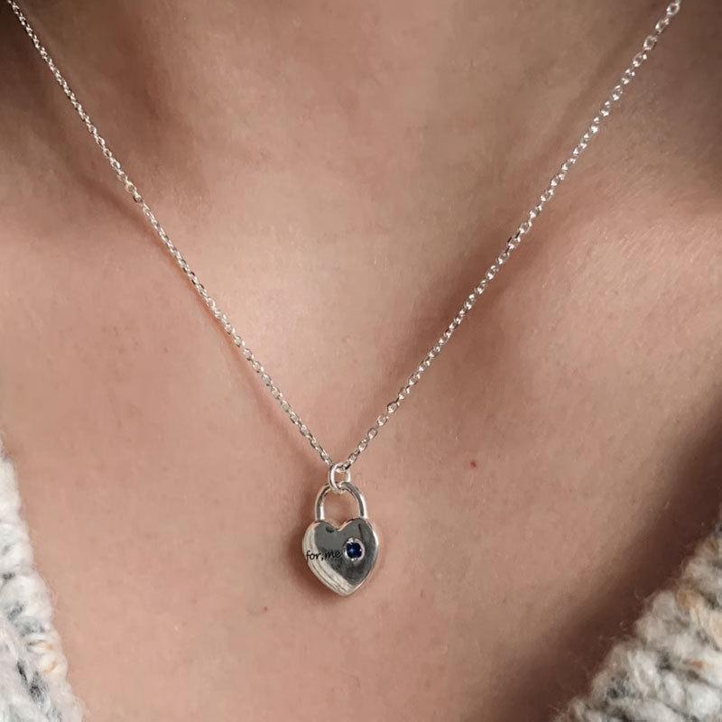 

Niche Design Feeling Heart Diamond Ожерелье Подвеска в форме сердца с гравировкой Цепочка с английским воротником Минималистская цепочка на шею