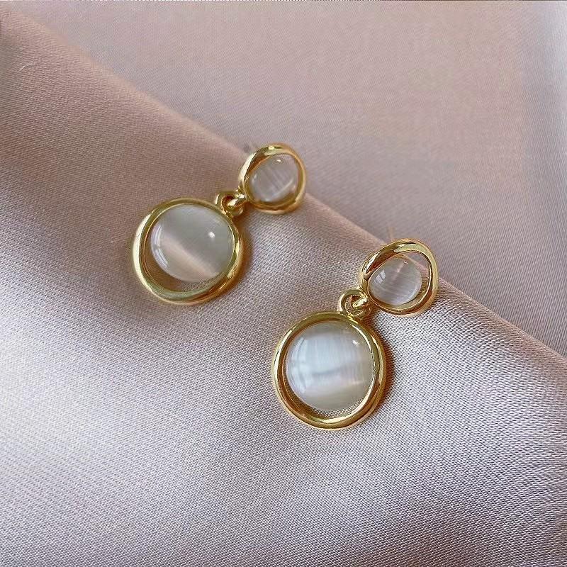 S925 Silver Needle Cat's Eye Stone Earrings - Versatile, High-End Japanese Korean Design
