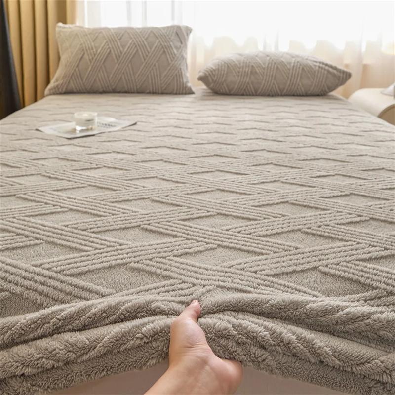 2026 New Winter Soft Plush Keep Warm Bedcover Bed Fitted Sheet Velvet Mattress Cover Bed Linen