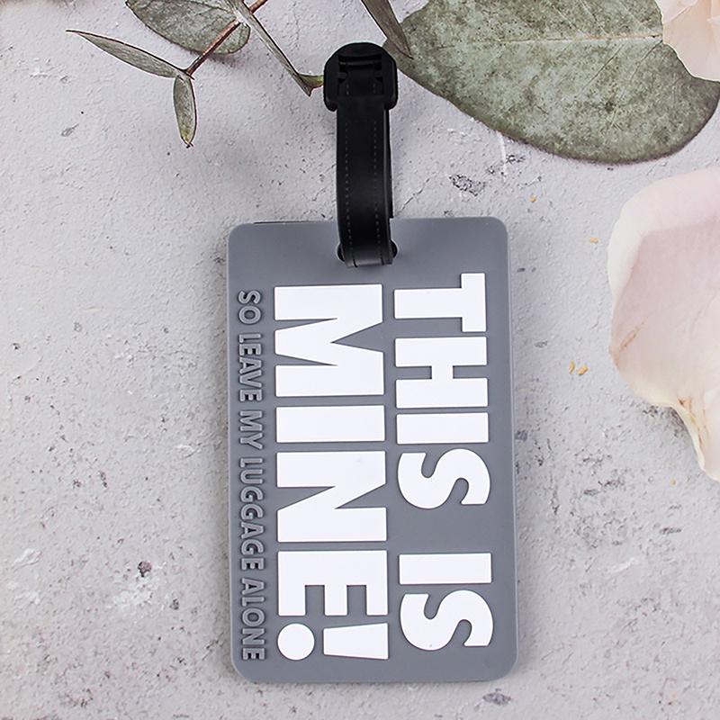 DIESES IST MEINS Erinnerungs-Slogan Cartoon-Buchstaben Gepäckanhänger PVC Boarding-Identifikationsanhänger für Reisen Flugzeug Check-in-Anhänger