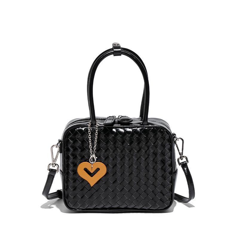 

New Hand-Woven Heart Pendant Crossbody Bag - Small Square Design
