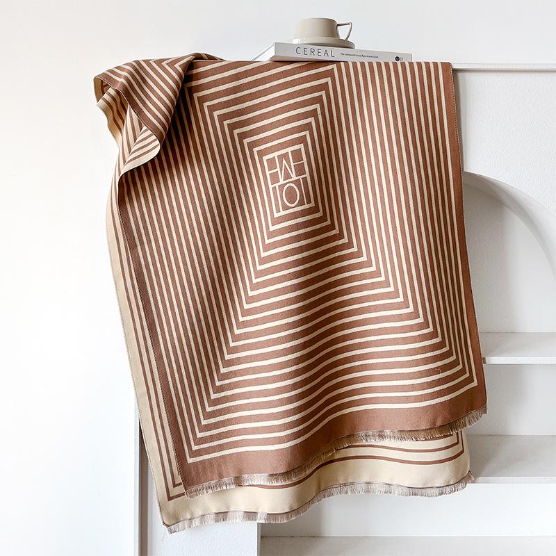 Geometric stripes are contrasting colors, double-sided imitation cashmere scarf, winter high-end warm shawl