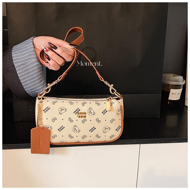 New original cartoon bear leather zipper convenient shoulder bag travel three-dimensional handbag