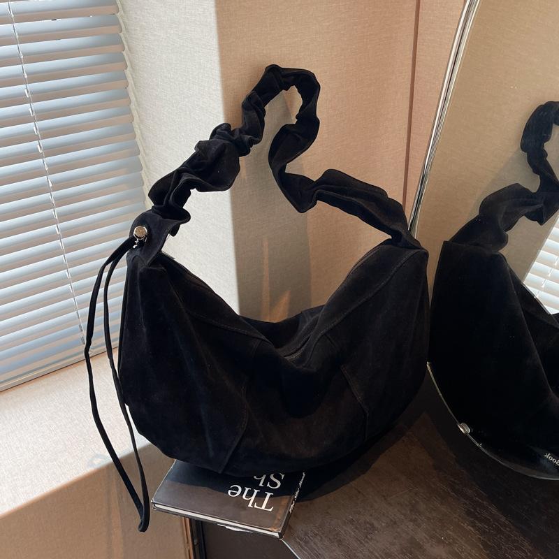 Crossbody Bag Women 2025 New Pleated Cloud Bag Retro Velvet Dumpling Bag Casual Large Capacity Shoulder Bag Tide