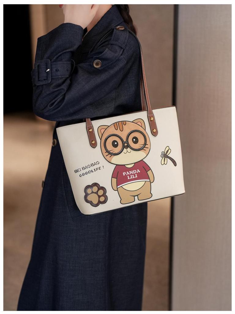 Trendy Luxury Cartoon Tote: Cute Street-Style Shoulder Handbag for Women