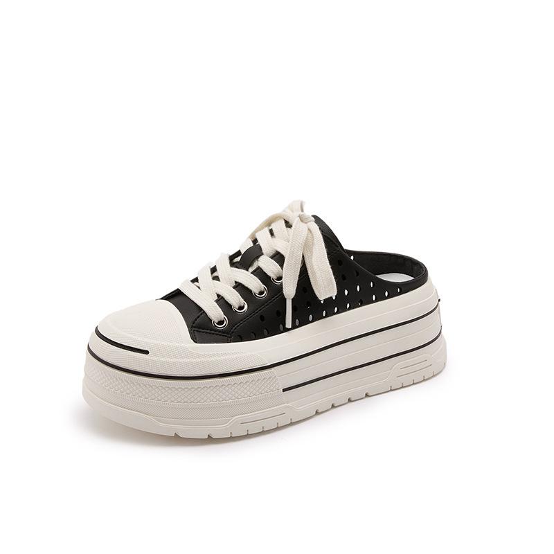 Sac célébrité internet pantoufles tête de sac chaussures à trous pour femmes nouvelles semelles épaisses polyvalentes été 2025 étudiants nouvelles petites chaussures blanches