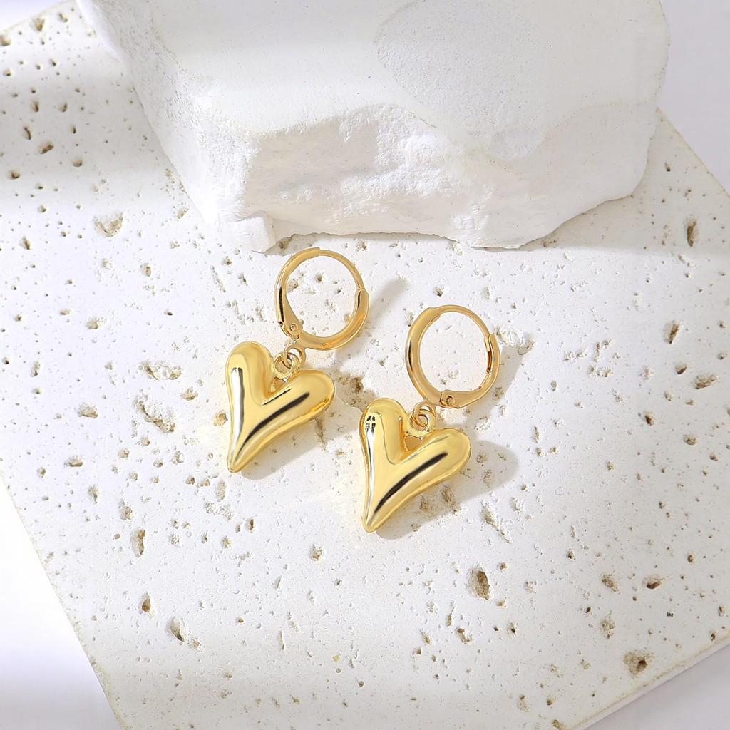 Gold Heart Pendant Earrings: Elegant, Versatile, and Fashionable Accessories for Women
