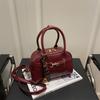 Retro Shoulder Handbag For Women Pu Material Street Style Small Square Bag With Zipper Closure