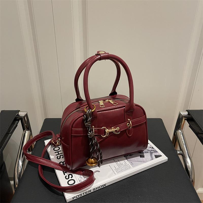 Retro Shoulder Handbag For Women Pu Material Street Style Small Square Bag With Zipper Closure