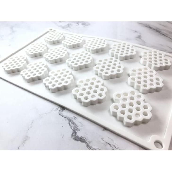15 Cavity Silicone Honeycomb Molds for Chocolate Honeycomb Bee Silicone Fondant Mold Beehive Silicone Baking Molds Bee Candy Silicone Mold for
