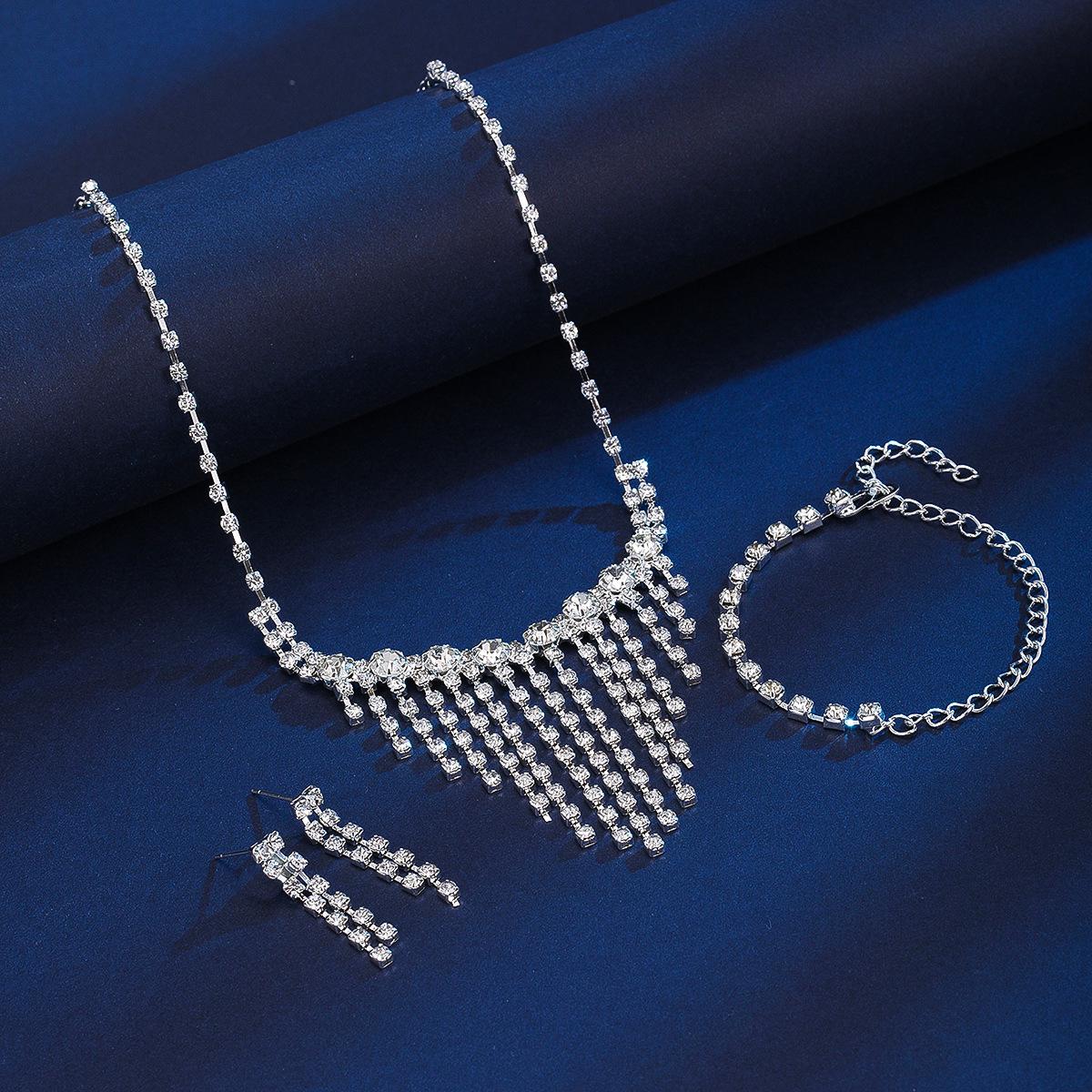 Exaggerated Rhinestone Claw Chain Tassel Necklace & Jewelry Three-Piece Set Electroplated