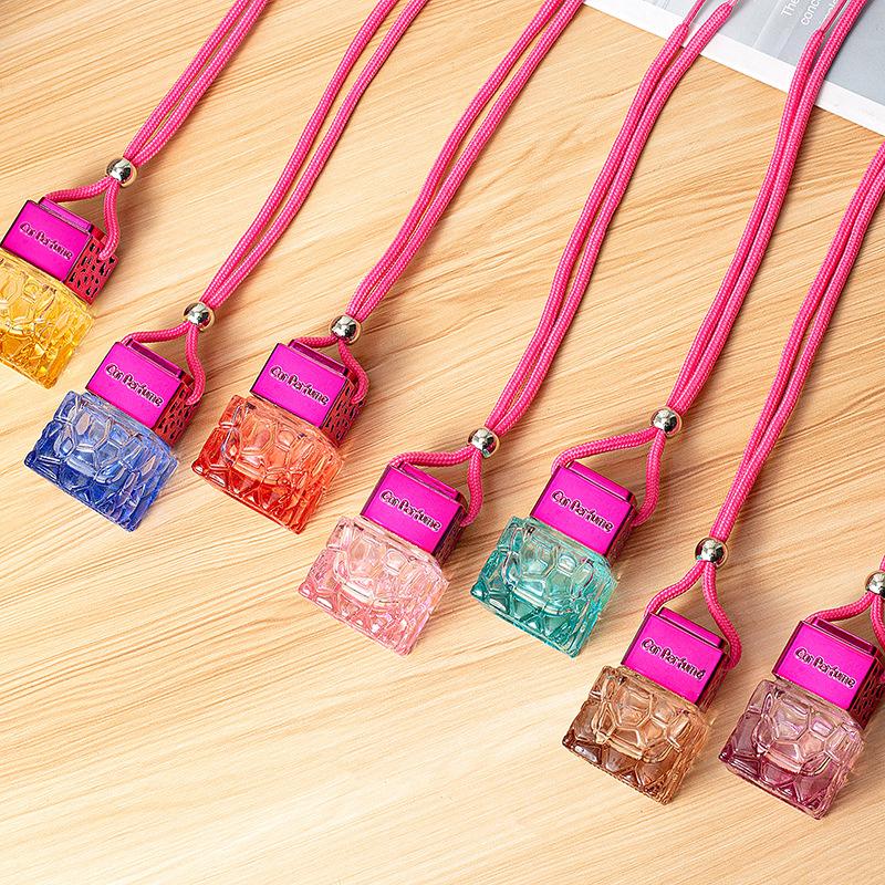 1Pcs 10Ml Rose Red Cap Colored Water Cube Empty Bottle Car Essential Oil Diffuser Fragrance Air Freshener Perfume Bottleornament