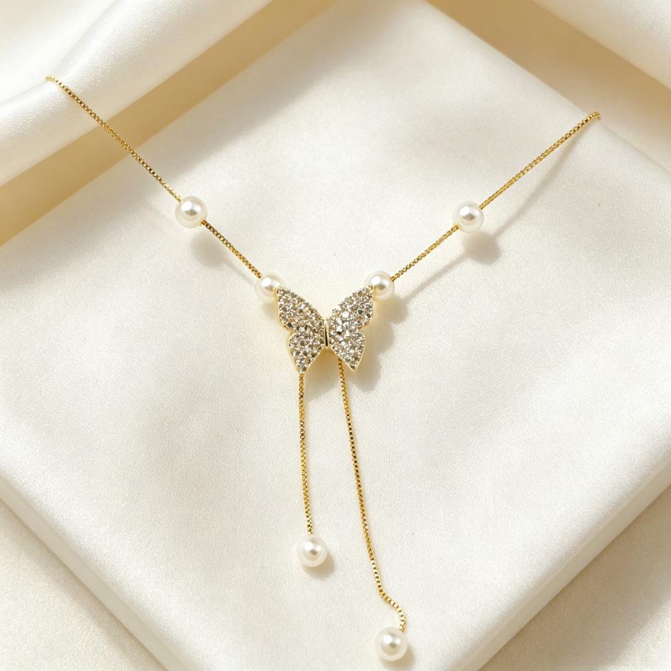 Elegant Sweet Butterfly Necklace: Fresh, Fashionable, Versatile Clavicle Chain for Women