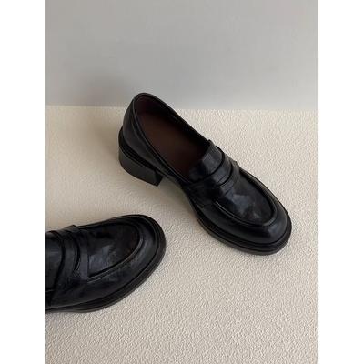 Rindslederversion~ einpedalige schwarze kleine Lederschuhe mit dicker Sohle, runde Spitze, Retro-Pendler-Loafer, tief ausgeschnittene Schuhe mit dickem Absatz, Damenschuhe