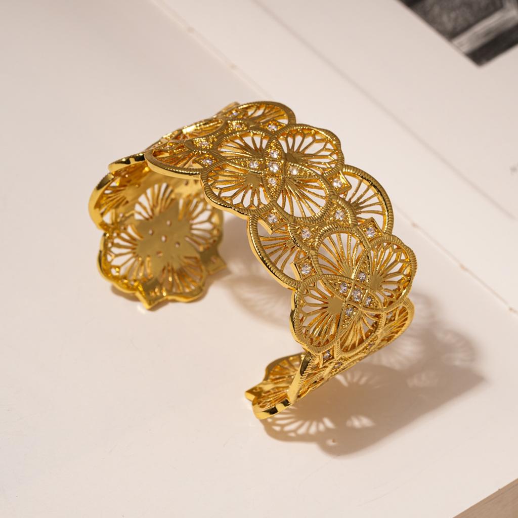 Real Gold Electroplated Flower Hollow Opening Bracelet Light Luxury High-end Bracelet European and American Fashion Exaggerated Jewelry Women