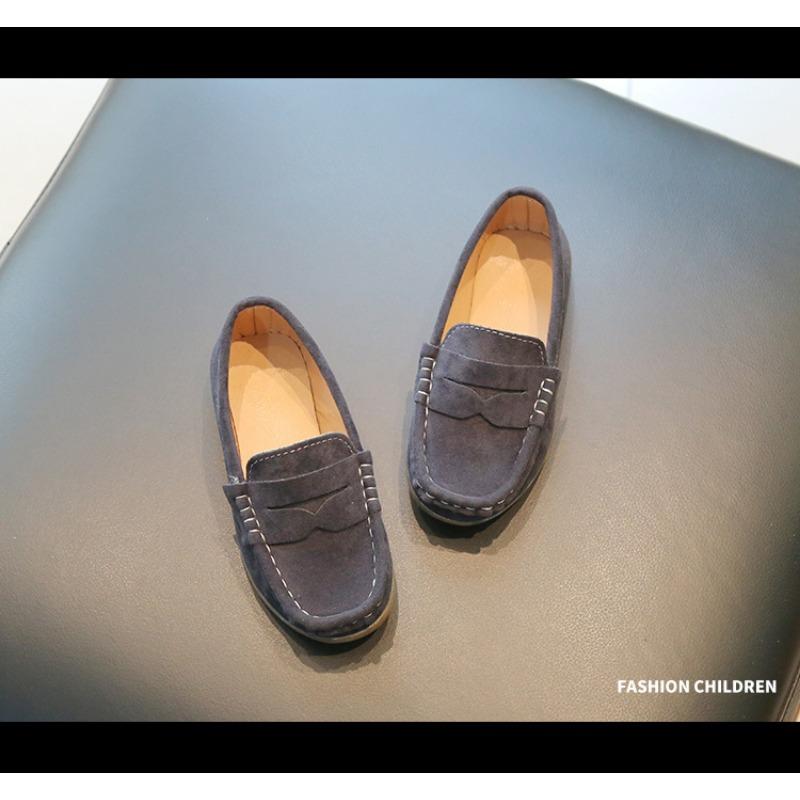 Chaussures de haricots pour garçons printemps et automne nouvelles chaussures simples pour enfants à semelle souple de taille moyenne version coréenne de la petite pédale pour bébé chaussures en cuir