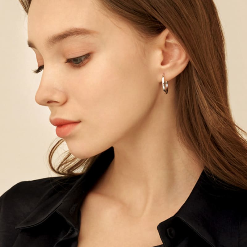 GEIGER Jewelry Flat One-Touch Silver Earrings GISVEE034