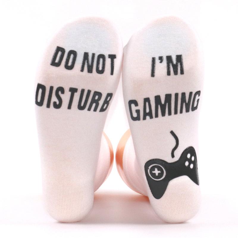 

Новинка для мужчин, резиновые нескользящие носки с игровой графикой в виде алфавита, дышащие, удобные, среднего слоя, носки для повседневной носки, подарок на 18-летие мальчикам белый