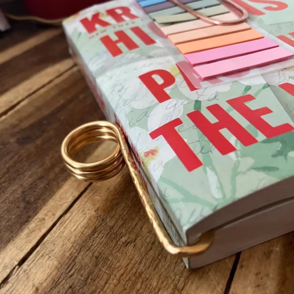 Metal Book Holder Ring Bookmark Simple Portable Thumb Book Page Holder Light Weight Finger Ring Book Opener Holder