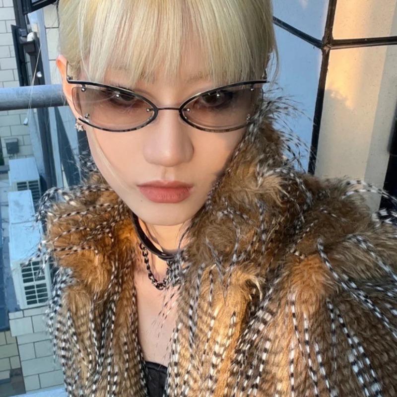 New Y2K Small Frame Cat Eye Sunglasses Women's Brand Designer Metal Sun Glasses Women Outdoor Travel Eyewear UV400
