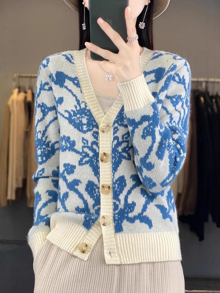 Blue & White Porcelain V-Neck Knit Cardigan - Women's Retro Jacquard Sweater with High-End Feel