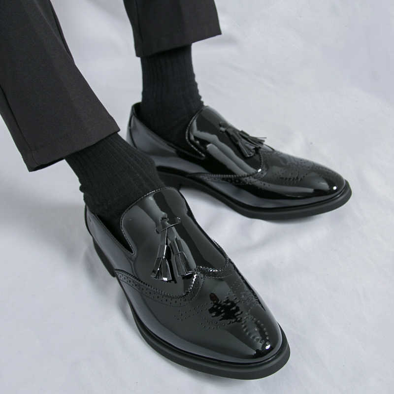 Fashion Perforated Increase Height Basket Running Casual Wedding Bridal Shoes White Sneakers Men Sport Chassure Tenix Designers