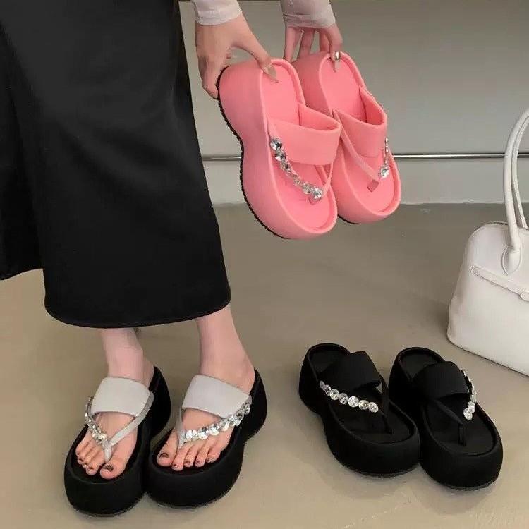 Muffin Outer Wear Toe Thick Bottom Fashion Flip-flops Women 2025 Summer New Rhinestone Temperament Casual Cool Slippers