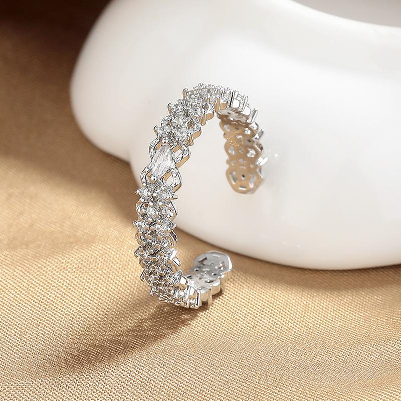 

2026 High-end Light Luxury Exquisite Zircon Row Diamond Crushed Ice Ring Women s Niche Design Hollow Open Ring Stacked Index Finger Ring Resizable