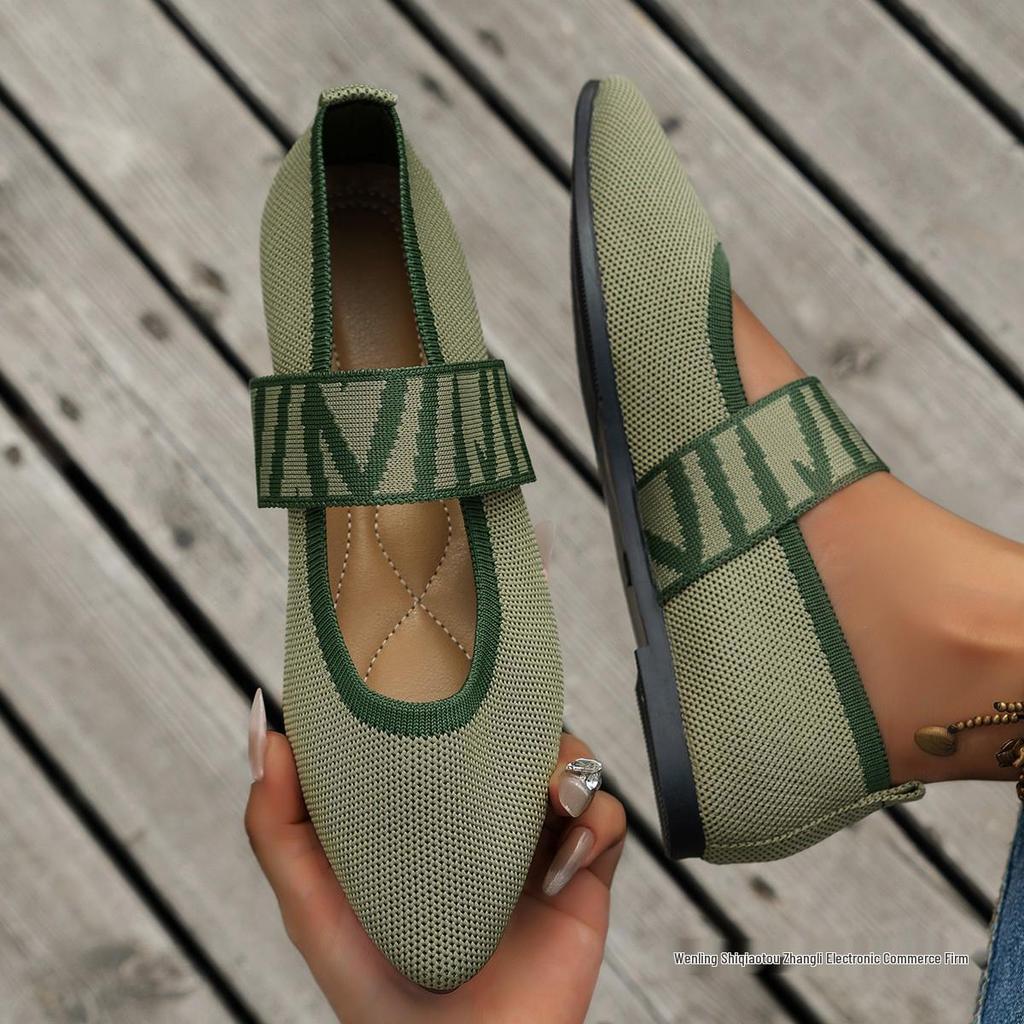 Women's Retro Pointed Loafers - Large Size, Flat Heel, Solid Color, Casual Flying Woven Design