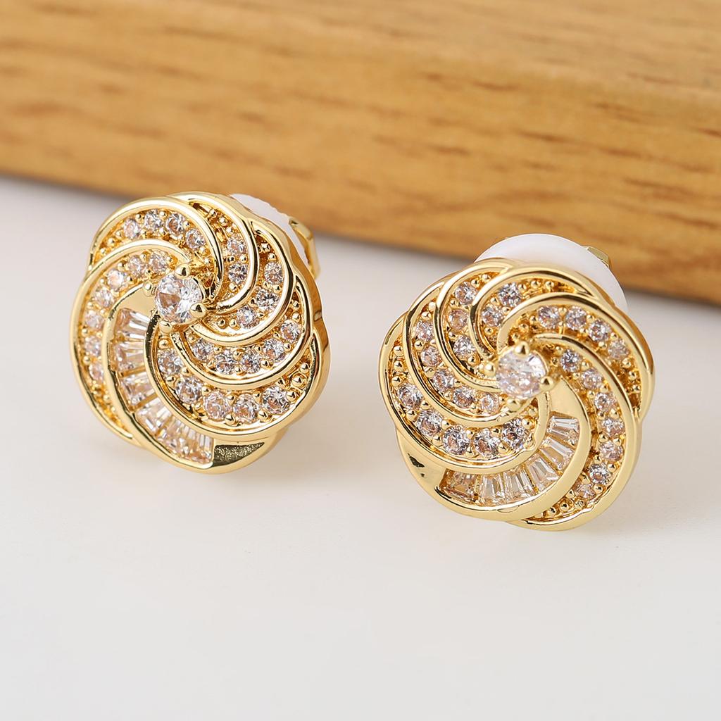 Luxury Rotating Zircon Geometric Ear Clips For Non Pierced Ears Sparkling Diamond Studs Elegant Light Luxury Fashion Jewelry