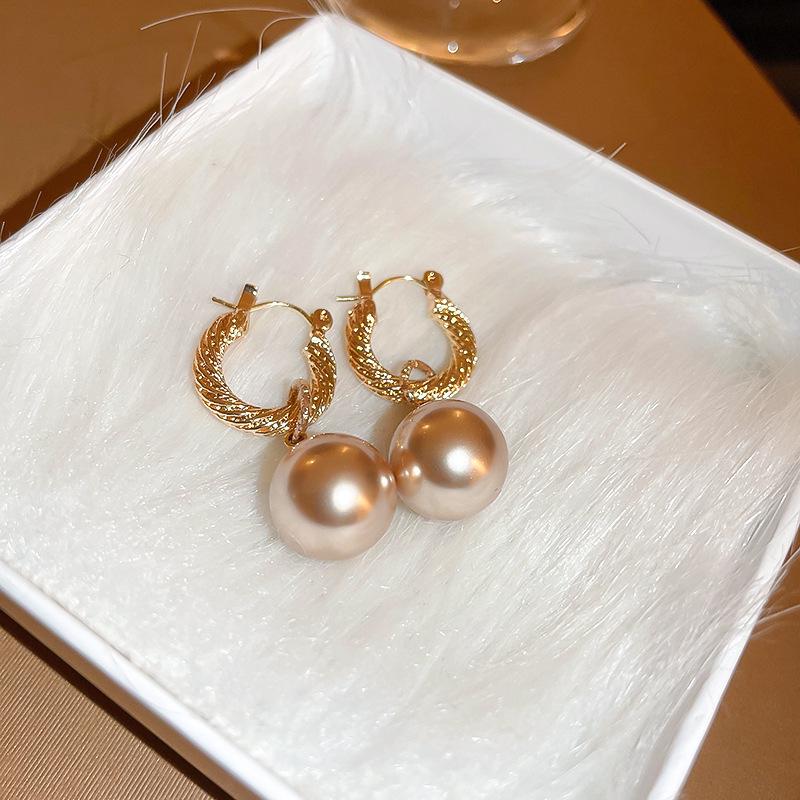 Elegant French Retro Floral Pearl Earrings - Geometric, Versatile, High-End Design for Women