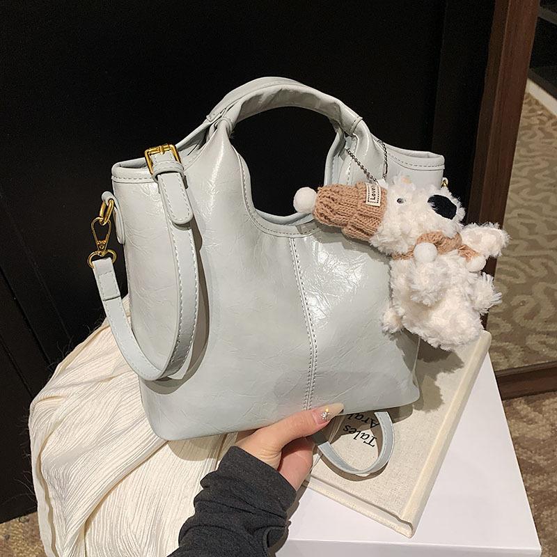 This year's popular bag women's 2025 new casual versatile hand bag high-end single shoulder crossbody bucket bag