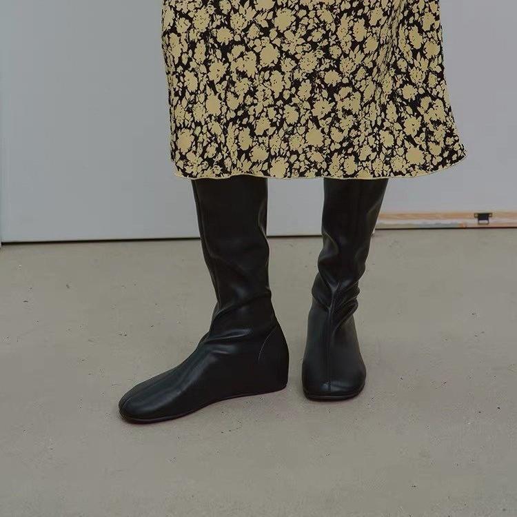 Skinny boots, socks and boots Korean version of the new niche design retro round head, long legs, thin elastic leather boots, knight boots