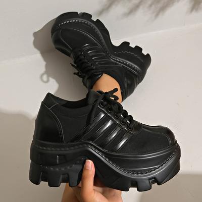 Mode Damenmode Atmungsaktive Klobige Sneaker Dicke Sohle Rutschfest Vulkanisierte Schuhe Frau Gothic Schwarz Plateau Sportschuhe 35-42