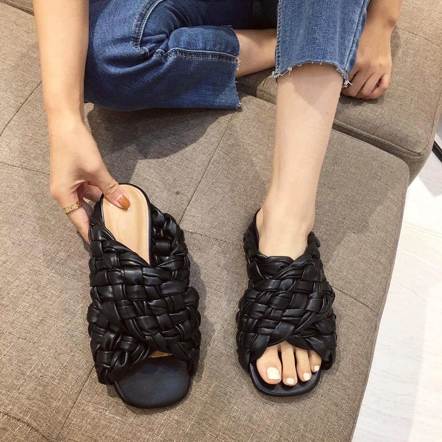 2024 Женские летние шлепанцы высокого качества с открытым носком на плоской подошве — фото 5