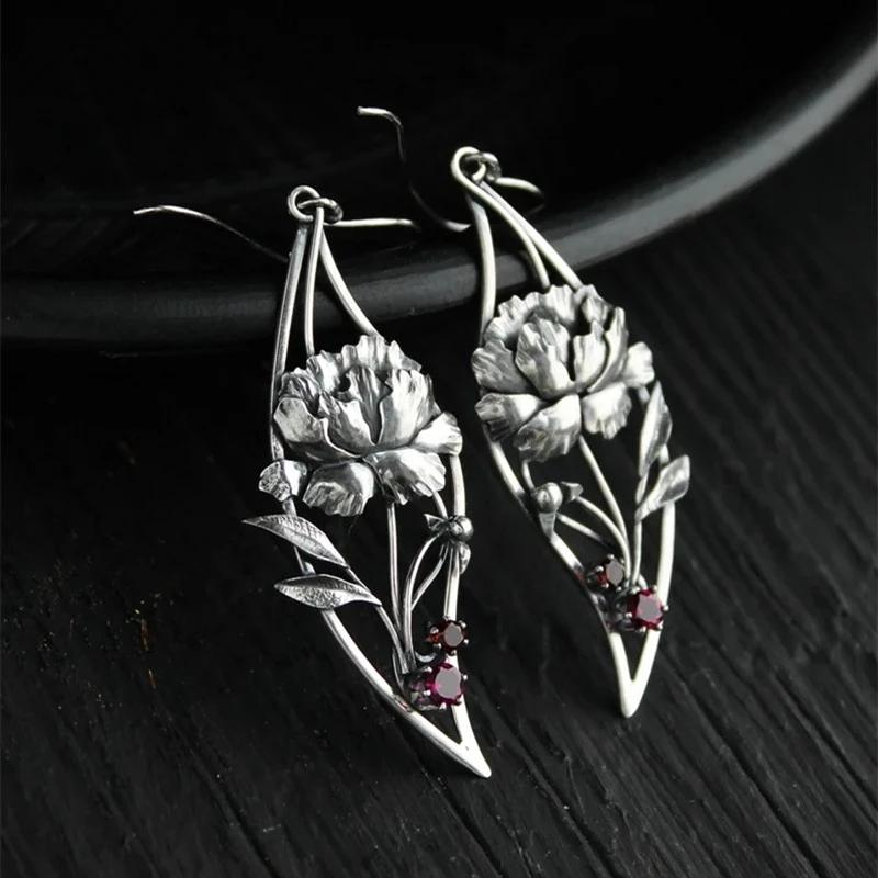 Vintage Metal Personality Design Plant Hand Carved Flower Earrings Inlaid Red Stone Ladies Dangle Leaf Jewelry Earring
