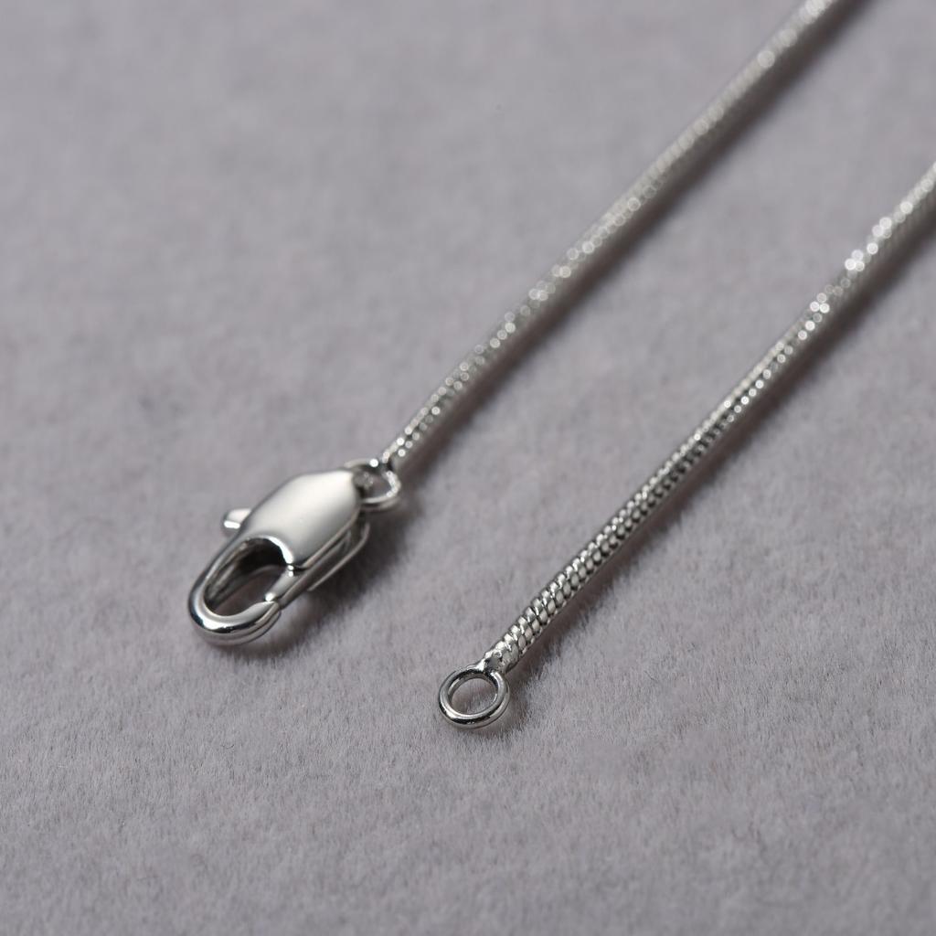 Simple And Fashionable Personality, Versatile Copper-Plated Platinum Inlaid Pearl Square Pendant, Collarbone Chain, Niche Design Necklace, Women