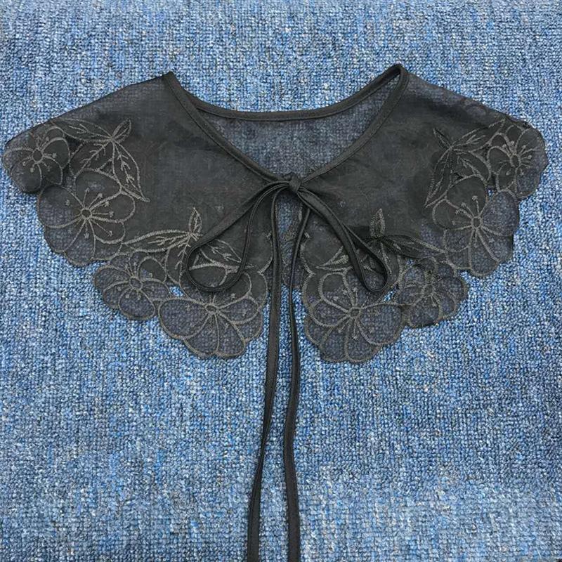 Vintage Palaststil Damen Puppen Falscher Kragen Hohlblumenspitze Rüschenbesatz Halbes Hemd Halskette Schal Wickeltuch Revers Bluse