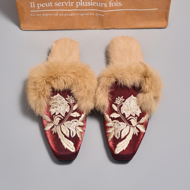 

558-28 Autumn and winter 2025 Autumn women s velvet soft-soled cotton slippers Embroidered slippers Hanfu shoes Embroidered shoes Hot models 40 красный